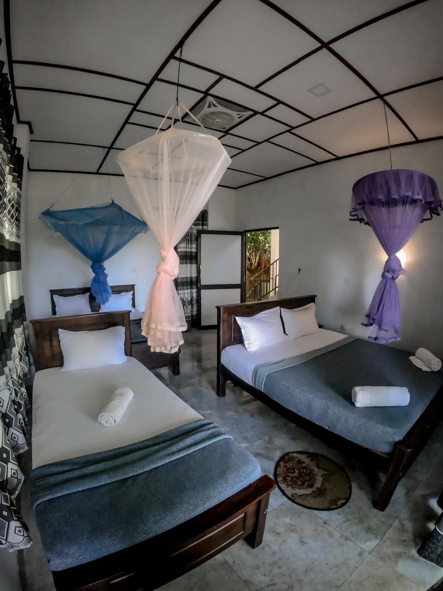9 Arch View Rest Inn เอลลา ภายนอก รูปภาพ
