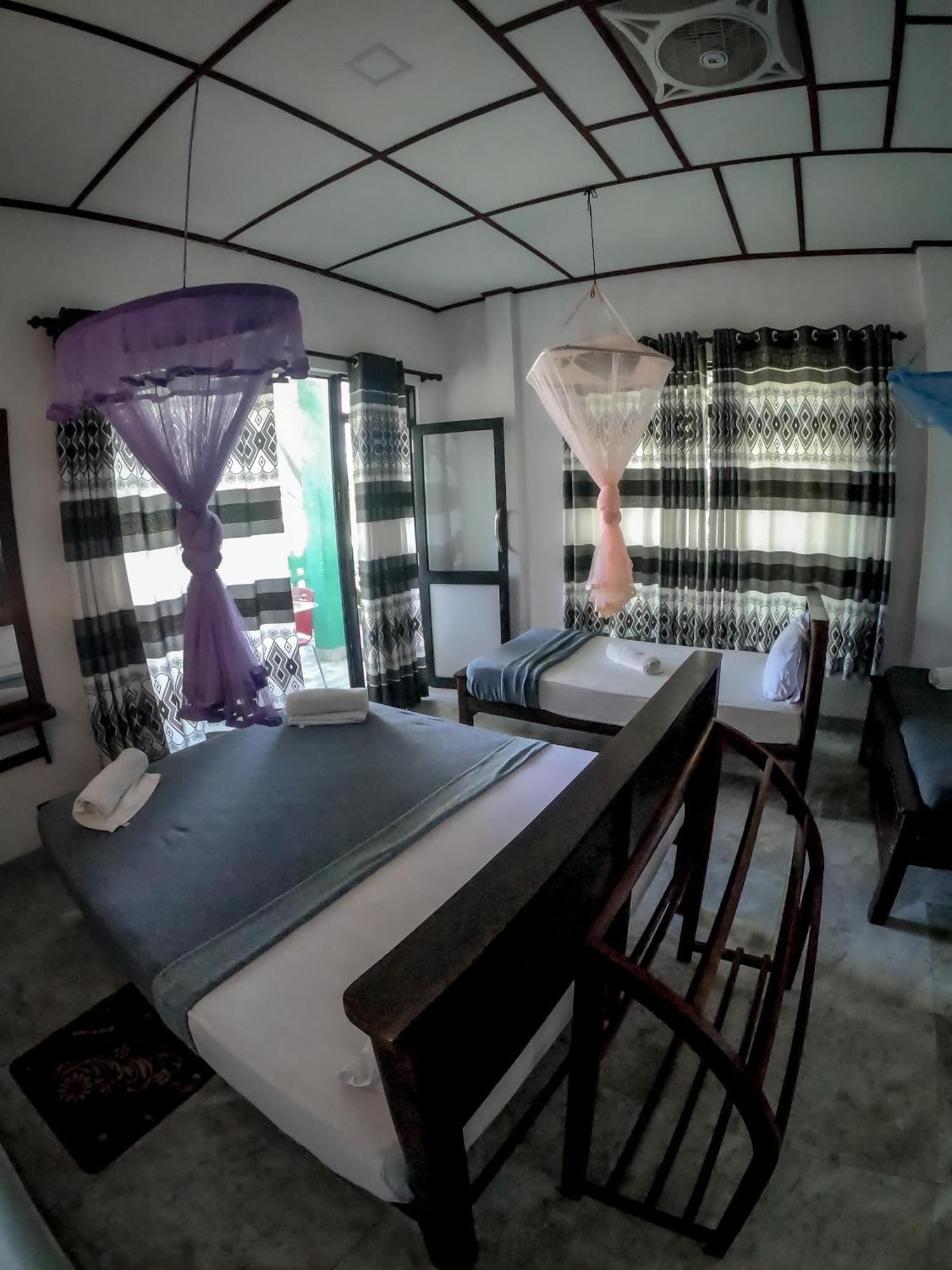 9 Arch View Rest Inn เอลลา ภายนอก รูปภาพ