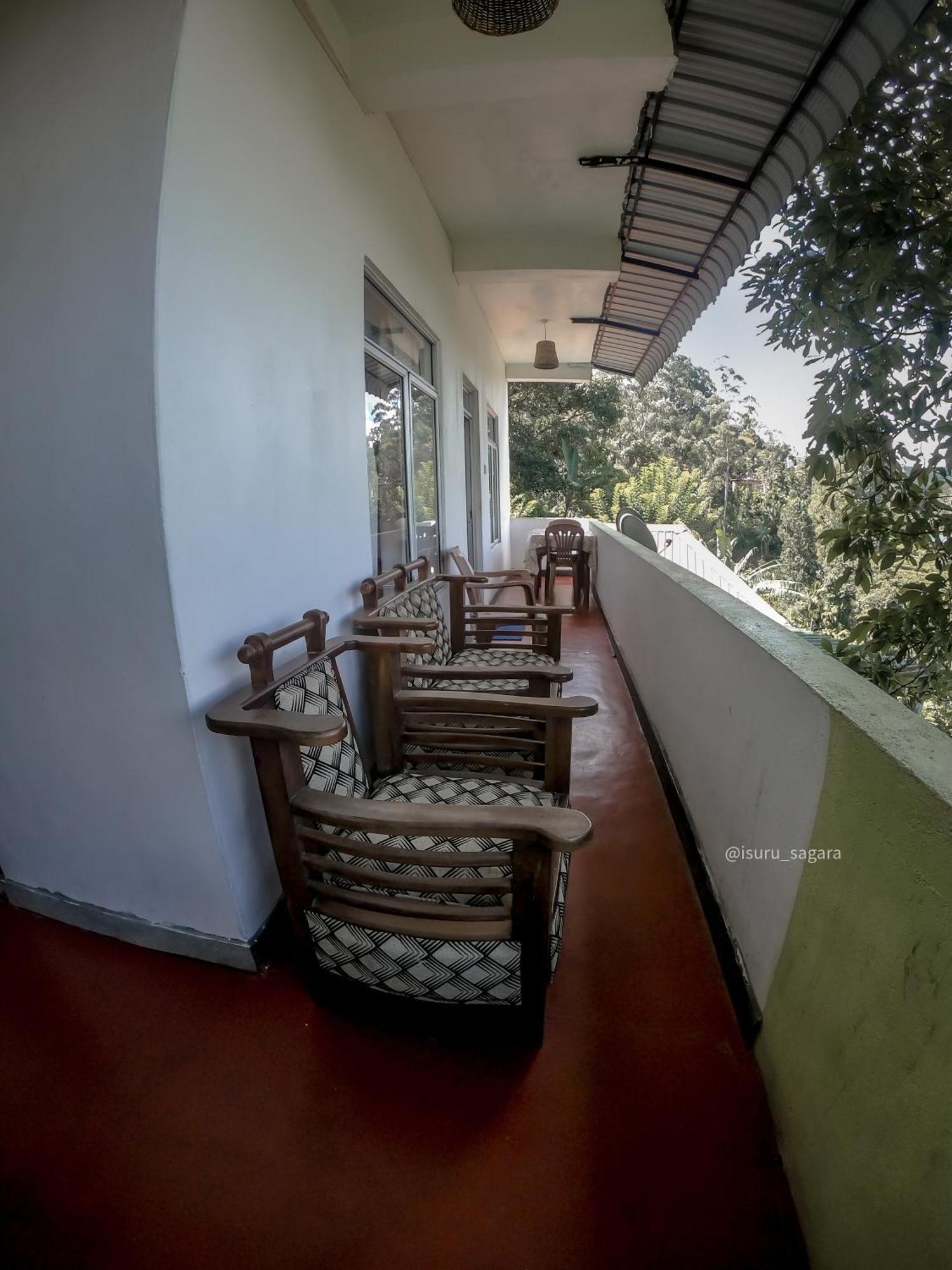 9 Arch View Rest Inn เอลลา ภายนอก รูปภาพ