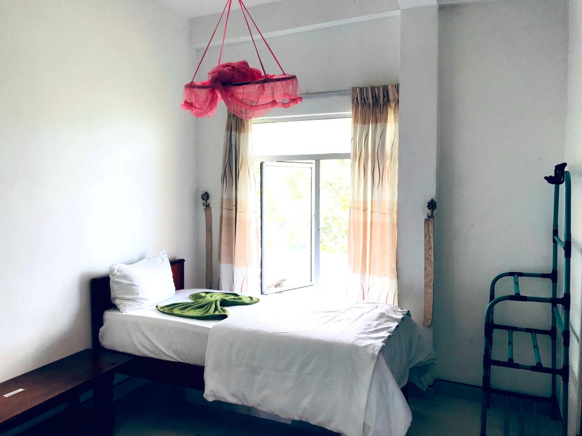 9 Arch View Rest Inn เอลลา ภายนอก รูปภาพ